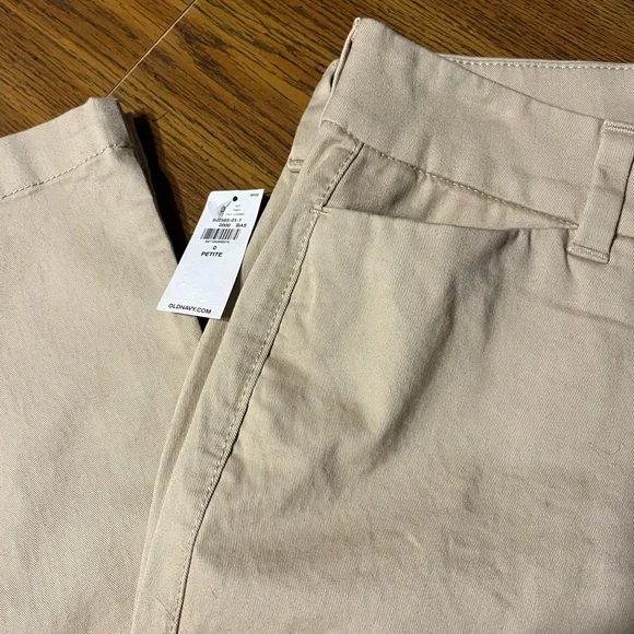 Old Navy Women’s Pants - Picture 3 of 6